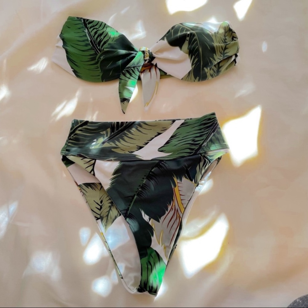 Beach riot bikini set